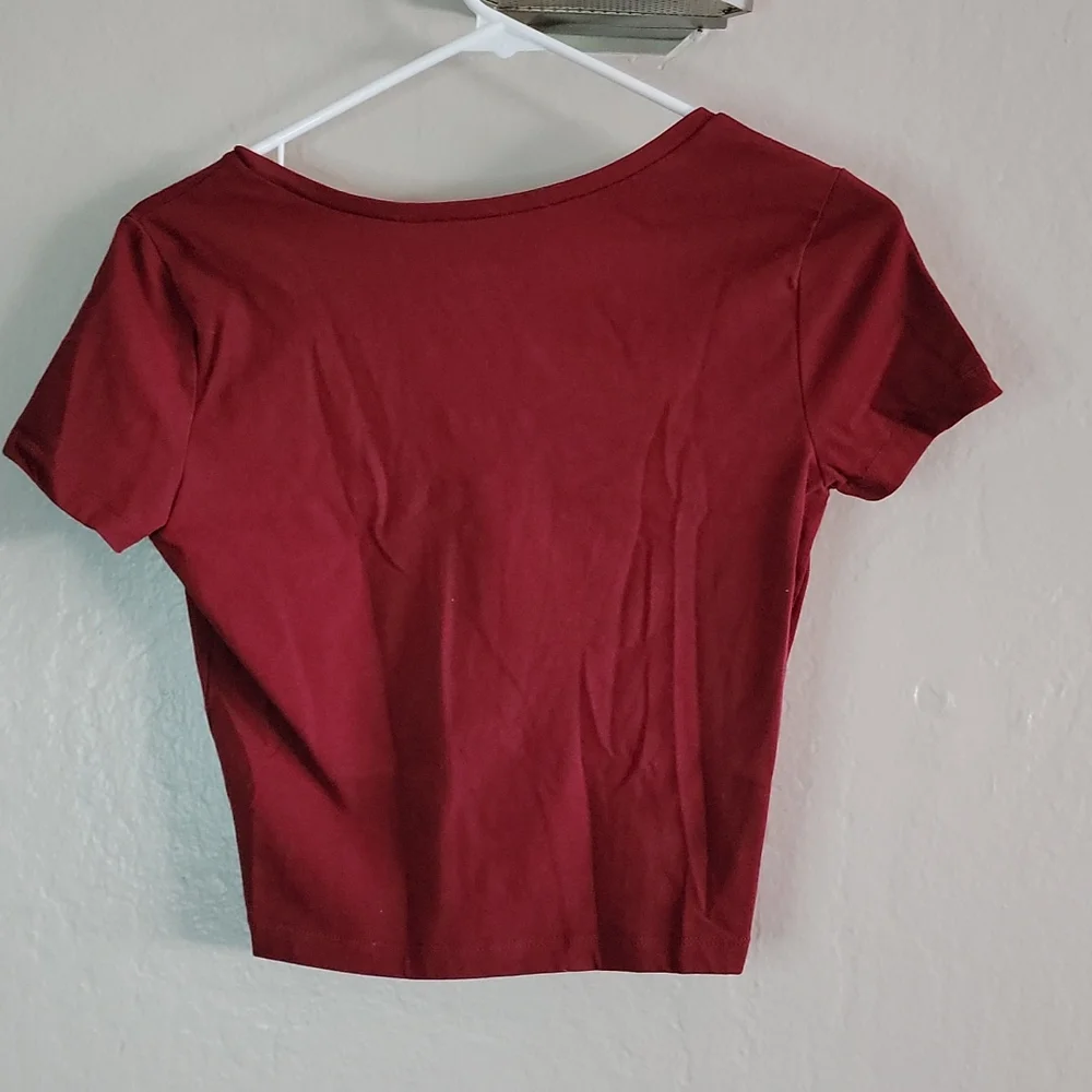 ❤️ V-Neck Crop Top - Picture 3 of 3